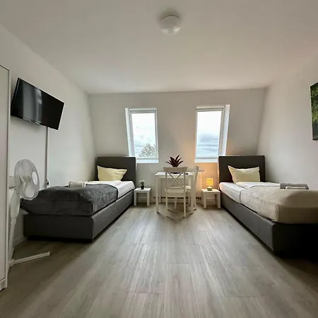 Komfortable Und Zentrale In - Perfekt Fuer Monteure Und Gruppen Neumünster